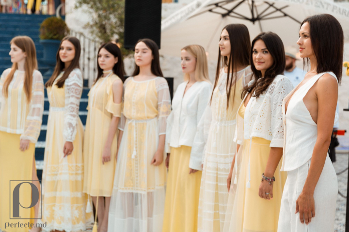 Rochii perfecte, la petrecerea perfecte.md! Cum arată colecția unică în nuanțe de galben, marca Alina Bradu - VIDEO Rochii perfecte, la petrecerea perfecte.md! Cum arată colecția unică în nuanțe de galben, marca Alina Bradu - VIDEO