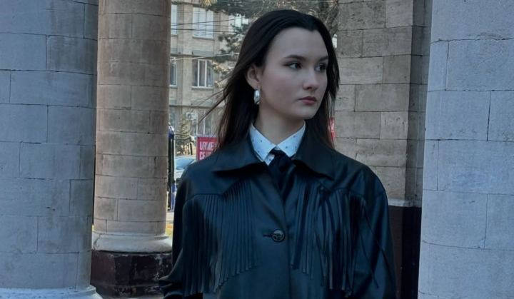 Gențile care domină vara! Află tendințele de la stilista Andreea-Nicoleta Gumeniuc – FOTO
Gențile care domină vara! Află tendințele de la stilista Andreea-Nicoleta Gumeniuc – FOTO