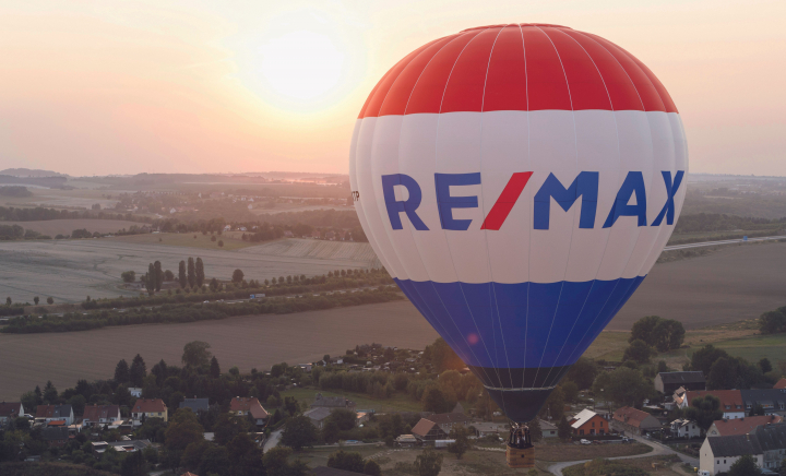 RE/MAX continuă extinderea în Republica Moldova: RE/MAX Capital și RE/MAX Experts, două noi birouri în Chișinău - FOTO