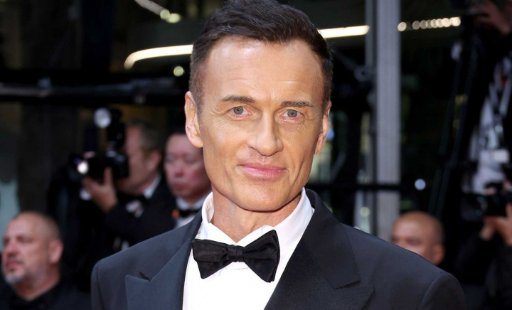 Actorul Julian McMahon a decedat. Mesajul sfâșietor al soției: „A murit în pace după o luptă curajoasă împotriva cancerului" - VIDEO Actorul Julian McMahon a decedat. Mesajul sfâșietor al soției: „A murit în pace după o luptă curajoasă împotriva cancerului" - VIDEO