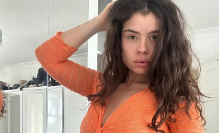 O tânără mamă, de nerecunoscut după ce a slăbit 57 de kilograme: „Am făcut o singură schimbare majoră”. Acum are siluetă de model O tânără mamă, de nerecunoscut după ce a slăbit 57 de kilograme: „Am făcut o singură schimbare majoră”. Acum are siluetă de model