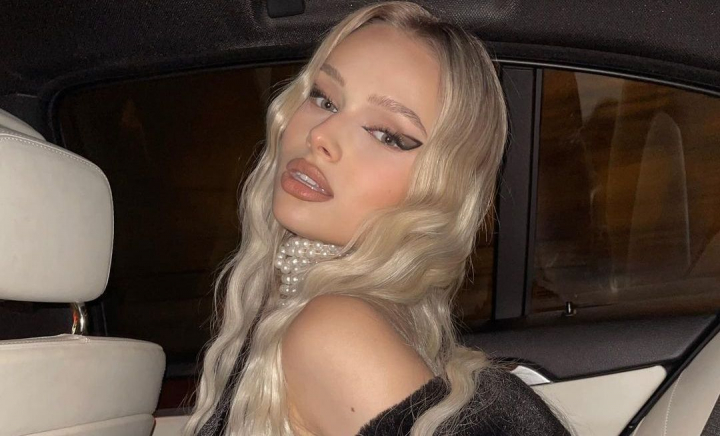 S-a terminat povestea de iubire dintre Eva Timuș și fiul lui Gabriel Stati? Artista s-a sărutat pasional cu un cunoscut interpret din România, în fața a peste 150 de mii de fani - VIDEO S-a terminat povestea de iubire dintre Eva Timuș și fiul lui Gabriel Stati? Artista s-a sărutat pasional cu un cunoscut interpret din România, în fața a peste 150 de mii de fani - VIDEO