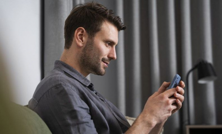 Ce a descoperit un bărbat în istoricul căutărilor pe Internet al iubitei sale: „Am stat acolo în tăcere, plângând” Ce a descoperit un bărbat în istoricul căutărilor pe Internet al iubitei sale: „Am stat acolo în tăcere, plângând”