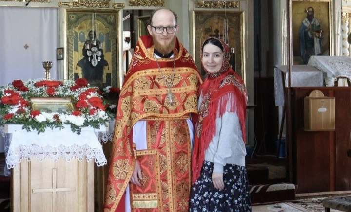 O preoteasă din Glodeni, activă pe rețelele sociale, sparge zvonurile despre familiile de preoți - VIDEO O preoteasă din Glodeni, activă pe rețelele sociale, sparge zvonurile despre familiile de preoți - VIDEO