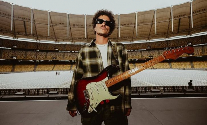 Bruno Mars reacționează ironic la zvonurile despre datoriile sale: „Aproape că am scăpat” Bruno Mars reacționează ironic la zvonurile despre datoriile sale: „Aproape că am scăpat”