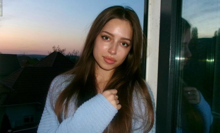 Fiica cea mare a Marinei Cârnaț și-a surprins urmăritorii cu o transformare radicală de look: „Ceva ce nu am făcut demult” - FOTO/VIDEO Fiica cea mare a Marinei Cârnaț și-a surprins urmăritorii cu o transformare radicală de look: „Ceva ce nu am făcut demult” - FOTO/VIDEO