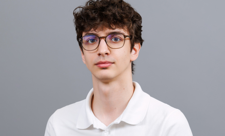 Nikita Chiosa este unul dintre cei mai erudiți elevi din Republica Moldova! A avut doar note de 10 timp de 3 ani, a obținut 10 pe linie la Bacalaureat însă, afirmă că: „Notele nu definesc o persoană” - VIDEO Nikita Chiosa este unul dintre cei mai erudiți elevi din Republica Moldova! A avut doar note de 10 timp de 3 ani, a obținut 10 pe linie la Bacalaureat însă, afirmă că: „Notele nu definesc o persoană” - VIDEO