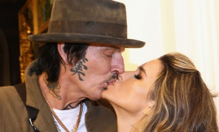 Fake-news demontat! Cum au confirmat vedetele că încă formează un cuplu, după ce s-a scris că se despărțiseră
Fake-news demontat! Cum au confirmat vedetele că încă formează un cuplu, după ce s-a scris că se despărțiseră