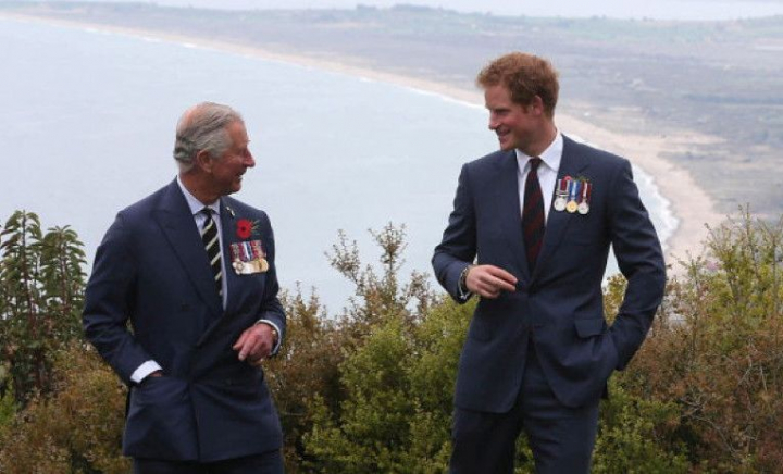 Ducele de Sussex, disperat să repare relația cu regele Charles înainte să fie prea târziu: „Harry se teme că va fi alungat de William!” Ducele de Sussex, disperat să repare relația cu regele Charles înainte să fie prea târziu: „Harry se teme că va fi alungat de William!”