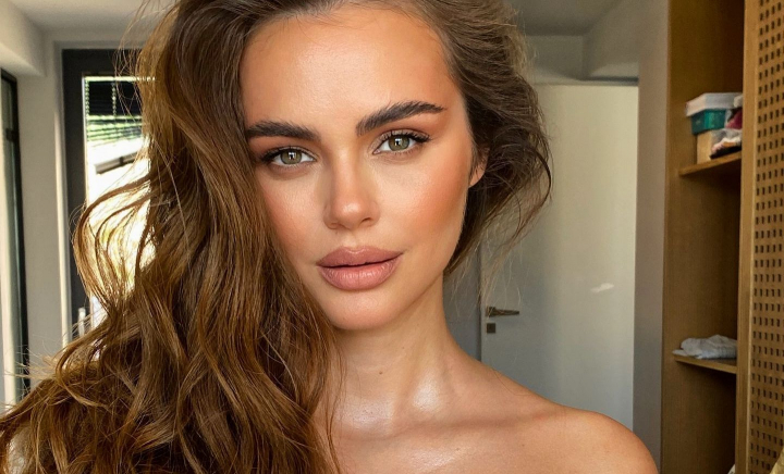 Xenia Deli are o „soră geamănă”! Cine e sosia, dar și cât de izbitoare e asemănarea - FOTO/VIDEO Xenia Deli are o „soră geamănă”! Cine e sosia, dar și cât de izbitoare e asemănarea - FOTO/VIDEO