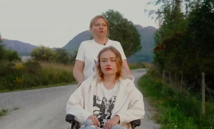 Cine sunt și cum arată tinerii pe care Maria Kovalchuck îi acuză că au bătut-o crunt. Ce s-a întâmplat în camera de hotel: „Am încercat să sar peste balcon, la vecini, dar m-au târât înapoi” - FOTO/VIDEO Cine sunt și cum arată tinerii pe care Maria Kovalchuck îi acuză că au bătut-o crunt. Ce s-a întâmplat în camera de hotel: „Am încercat să sar peste balcon, la vecini, dar m-au târât înapoi” - FOTO/VIDEO