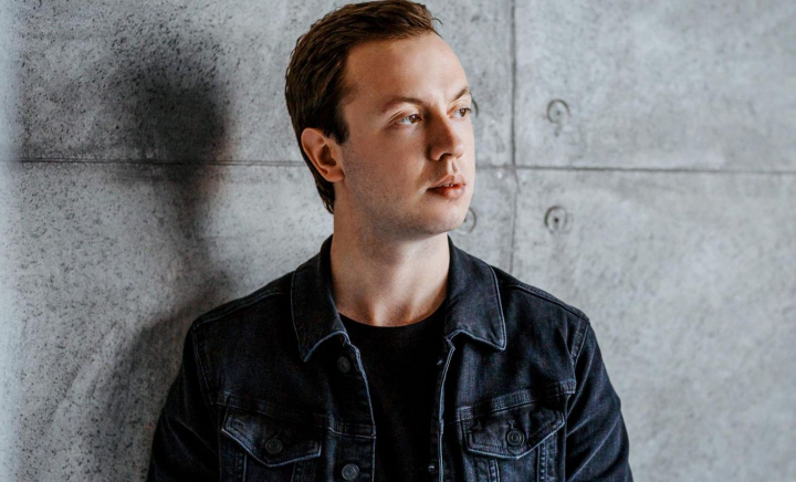 Andrew Rayel a dat un nou suflu piesei „Foaie verde, cinci chiperi”! Cum sună varianta remixată de unul dintre cei mai cunoscuți DJ din lume - VIDEO Andrew Rayel a dat un nou suflu piesei „Foaie verde, cinci chiperi”! Cum sună varianta remixată de unul dintre cei mai cunoscuți DJ din lume - VIDEO