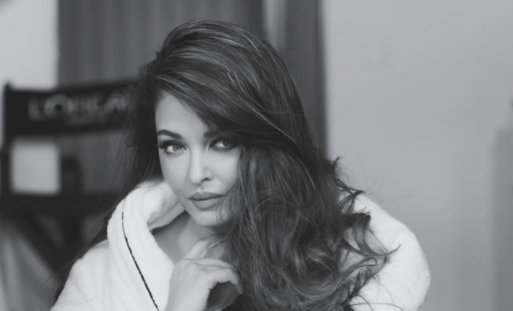 Ea e femeia pe care Julia Roberts a numit-o "cea mai frumoasă din lume". Cum arată azi, la 51 de ani: "Totul se schimbă cu timpul" Ea e femeia pe care Julia Roberts a numit-o "cea mai frumoasă din lume". Cum arată azi, la 51 de ani: "Totul se schimbă cu timpul"