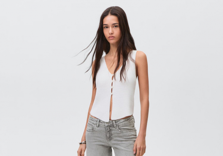 Un trend cool sau toxic? Blugii cu talie joasă revin - FOTO Un trend cool sau toxic? Blugii cu talie joasă revin - FOTO