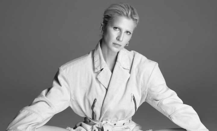 O secvență dintr-o melodie nelansată a topit inimile asculătorilor! Dara a descris viața pe care ar fi putut să o aibă, într-o piesă - VIDEO O secvență dintr-o melodie nelansată a topit inimile asculătorilor! Dara a descris viața pe care ar fi putut să o aibă, într-o piesă - VIDEO