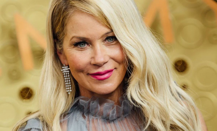 Christina Applegate, declarații tulburătoare despre viața cu scleroză multiplă: „Îmi e dor de cine eram înainte să mă îmbolnăvesc” Christina Applegate, declarații tulburătoare despre viața cu scleroză multiplă: „Îmi e dor de cine eram înainte să mă îmbolnăvesc”