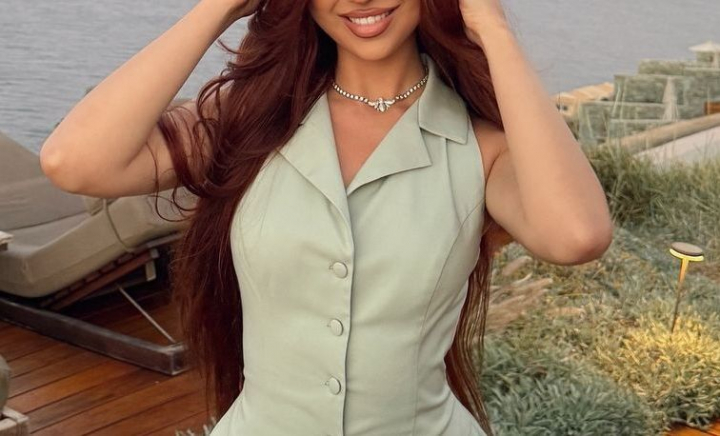 Soția unuia dintre cei mai bogați oameni din lume, surprinsă de paparazzi alături de o influenceriță populară de la noi! Totul s-a întâmplat în Saint-Tropez - FOTO/VIDEO Soția unuia dintre cei mai bogați oameni din lume, surprinsă de paparazzi alături de o influenceriță populară de la noi! Totul s-a întâmplat în Saint-Tropez - FOTO/VIDEO