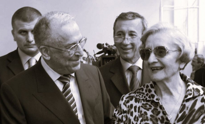 Singurul mesaj transmis de Nina Iliescu, după moartea lui Ion Iliescu. Cum a aflat că soțul ei a decedat și ce i-a spus ultima dată când au vorbit Singurul mesaj transmis de Nina Iliescu, după moartea lui Ion Iliescu. Cum a aflat că soțul ei a decedat și ce i-a spus ultima dată când au vorbit