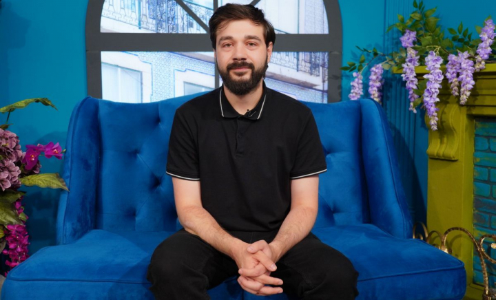 Cochetează nu doar cu umorul, ci și cu muzica. Marin Madan a lansat „Vara Asta”, un hit garantat - VIDEO Cochetează nu doar cu umorul, ci și cu muzica. Marin Madan a lansat „Vara Asta”, un hit garantat - VIDEO