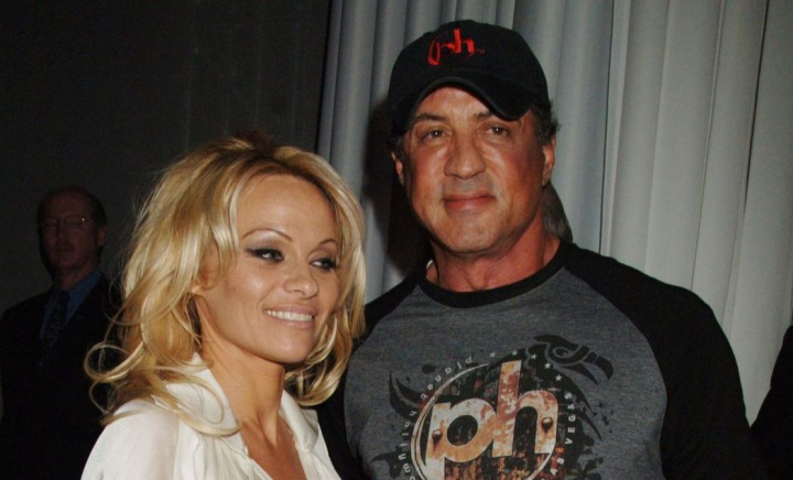 Condiția bizară pe care Sylvester Stallone i-ar fi pus-o Pamelei Anderson pentru a fi împreună. Scandalul dintre ei, reaprins de presupusa relație a actriței cu Liam Neeson Condiția bizară pe care Sylvester Stallone i-ar fi pus-o Pamelei Anderson pentru a fi împreună. Scandalul dintre ei, reaprins de presupusa relație a actriței cu Liam Neeson