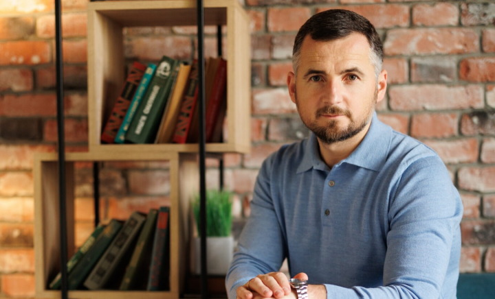 Un nou scandal! Influencerița ce a acuzat-o pe Anastasia Fotachi că dă „lecții de maternitate” având bonă 24/7, a trecut la o altă „victimă”. Alexandru Bordea a fost acuzat că ar fi făcut afirmații potrivit cărora: „Mamele în concediul de maternitate nu fac nimic” Un nou scandal! Influencerița ce a acuzat-o pe Anastasia Fotachi că dă „lecții de maternitate” având bonă 24/7, a trecut la o altă „victimă”. Alexandru Bordea a fost acuzat că ar fi făcut afirmații potrivit cărora: „Mamele în concediul de maternitate nu fac nimic”