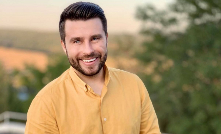 Mama lui Dorin Galben s-a apucat de vlogging! Femeia a povestit ce însemna să construiești o casă cu 35 de ani în urmă: „Am câștigat la nunta 3500 de lei și am pornit” - VIDEO Mama lui Dorin Galben s-a apucat de vlogging! Femeia a povestit ce însemna să construiești o casă cu 35 de ani în urmă: „Am câștigat la nunta 3500 de lei și am pornit” - VIDEO