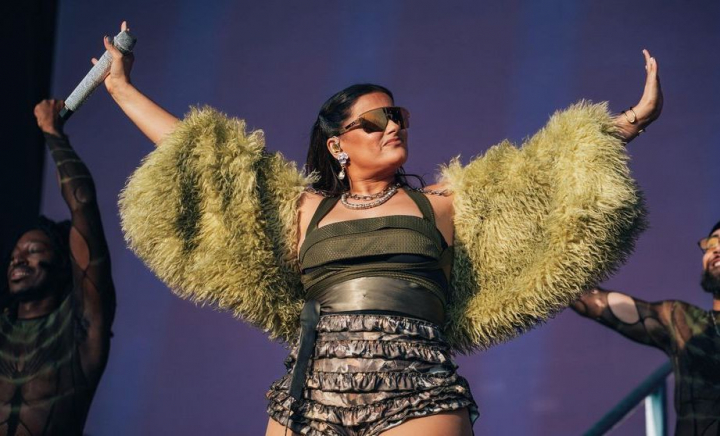 Diva anilor 2000, de nerecunoscut la 47 de ani. Artista care și-a surprins fanii cu noul look voluptuos - FOTO Diva anilor 2000, de nerecunoscut la 47 de ani. Artista care și-a surprins fanii cu noul look voluptuos - FOTO