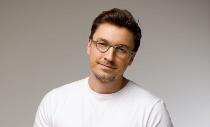 Ce este hiponatremia și de ce poate fi periculoasă? Avertismentul medicului specialist Mihail Pautov: „Simplul sfat de a te hidrata nu mai este suficient, trebuie să știi cum să bei apa” - VIDEO Ce este hiponatremia și de ce poate fi periculoasă? Avertismentul medicului specialist Mihail Pautov: „Simplul sfat de a te hidrata nu mai este suficient, trebuie să știi cum să bei apa” - VIDEO