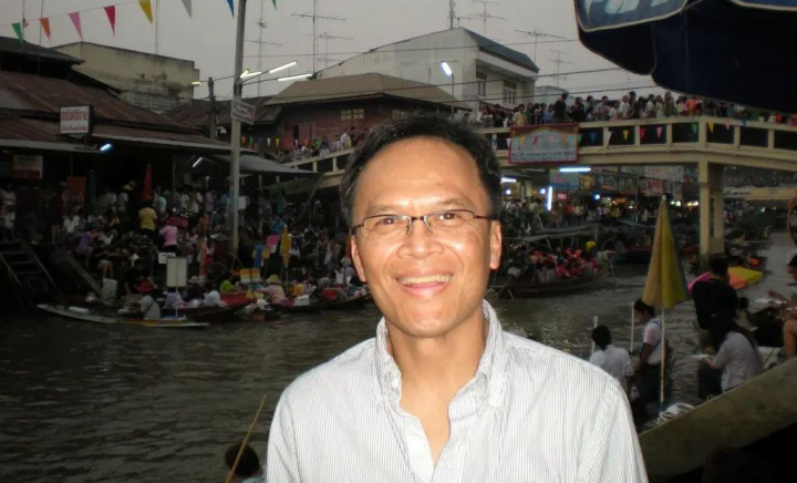 Un bărbat a murit după ce s-a îndrăgostit de un ChatBot IA, care l-a convins că este o femeie reală și l-a ademenit să se întâlnească față în față: „Vino la mine” Un bărbat a murit după ce s-a îndrăgostit de un ChatBot IA, care l-a convins că este o femeie reală și l-a ademenit să se întâlnească față în față: „Vino la mine”