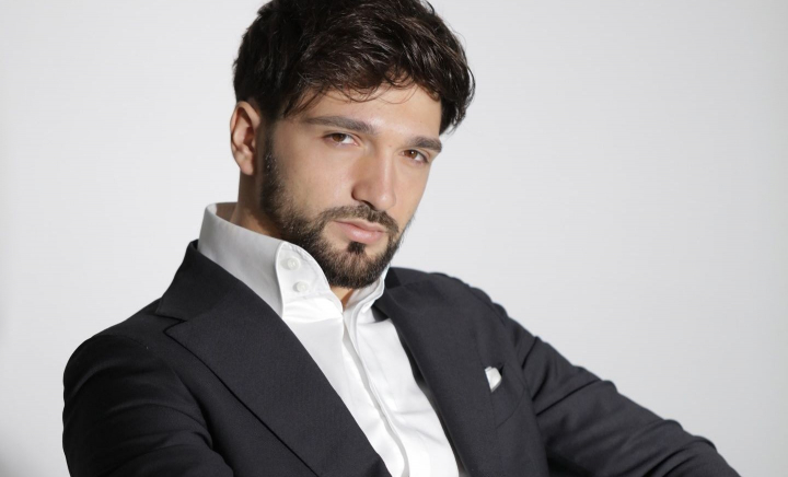 O fană s-a îndrăgostit lulea de Eduard Malareu! Decizia radicală pe care a luat-o: „Fetele, am înnebunit cu totul” - FOTO O fană s-a îndrăgostit lulea de Eduard Malareu! Decizia radicală pe care a luat-o: „Fetele, am înnebunit cu totul” - FOTO