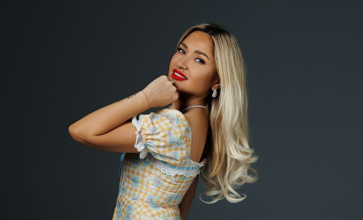 Ala Zasmenco dă lovitura cu o piesă plină de energie și autenticitate! Iată ce vedete apar alături de interpretă în videoclip - FOTO/VIDEO Ala Zasmenco dă lovitura cu o piesă plină de energie și autenticitate! Iată ce vedete apar alături de interpretă în videoclip - FOTO/VIDEO