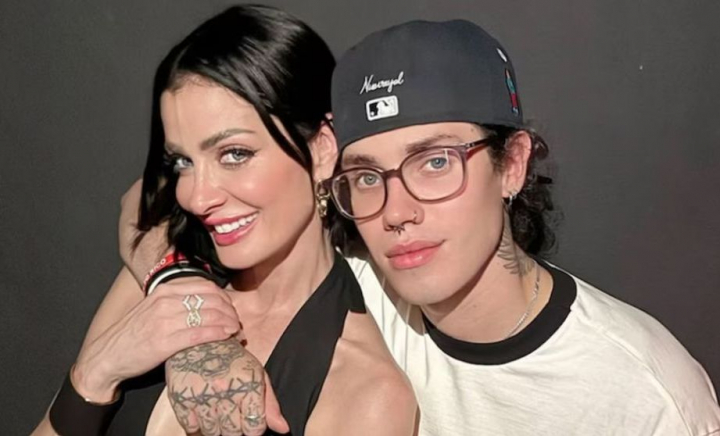 Îl recunoști? Tatăl lui este un cântăreț celebru pentru cuceririle sale, iar mama - o fostă Miss Universe Îl recunoști? Tatăl lui este un cântăreț celebru pentru cuceririle sale, iar mama - o fostă Miss Universe