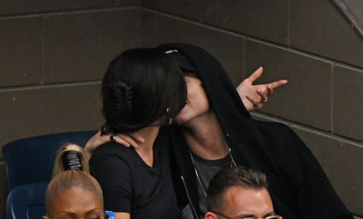 S-a speculat că s-au despărțit, însă adevărul a ieșit la iveală. Celebrul cuplu nu se mai ascunde. Ce se întâmplă, de fapt, între ei S-a speculat că s-au despărțit, însă adevărul a ieșit la iveală. Celebrul cuplu nu se mai ascunde. Ce se întâmplă, de fapt, între ei