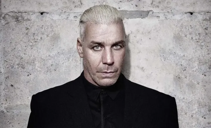 Prezență internațională la Chișinău! Till Lindemann, solistul trupei Rammstein, a filmat un videoclip la Spitalul Clinic de Psihiatrie - FOTO Prezență internațională la Chișinău! Till Lindemann, solistul trupei Rammstein, a filmat un videoclip la Spitalul Clinic de Psihiatrie - FOTO