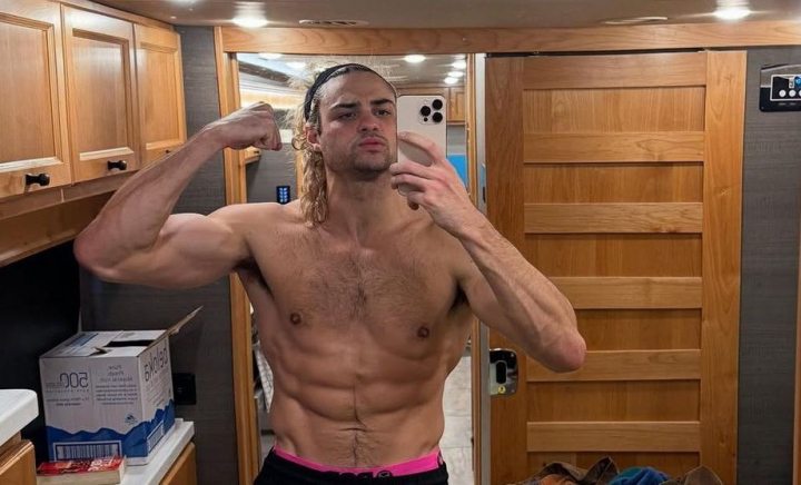 Transformare uluitoare: nici cele mai înfocate fane nu l-au recunoscut! Din adolescentul romantic s-a transformat într-un pachet de mușchi - FOTO Transformare uluitoare: nici cele mai înfocate fane nu l-au recunoscut! Din adolescentul romantic s-a transformat într-un pachet de mușchi - FOTO