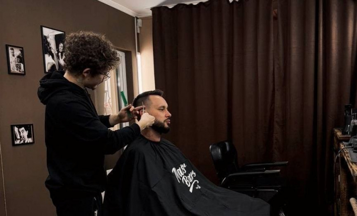 Un adevărat colțișor de rai pentru bărbați: un nou barbershop s-a deschis în sectorul Botanica. Află exact unde îl poți găsi - VIDEO