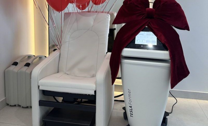 Visezi la un corp perfect, sănătos şi o reabilitare post natală cât mai rapidă? Iată unde poți testa Tesla Former, cel mai revoluționar dispozitiv care acționează direct asupra musculaturii - VIDEO Visezi la un corp perfect, sănătos şi o reabilitare post natală cât mai rapidă? Iată unde poți testa Tesla Former, cel mai revoluționar dispozitiv care acționează direct asupra musculaturii - VIDEO