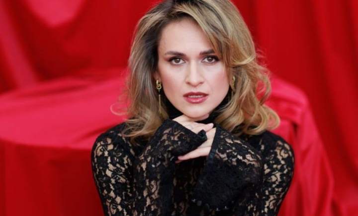 Corina Dascălu, pe teren și în sarcină! Prezentatoarea Pro TV nu a renunțat la tenis nici în perioada sarcinii - VIDEO Corina Dascălu, pe teren și în sarcină! Prezentatoarea Pro TV nu a renunțat la tenis nici în perioada sarcinii - VIDEO