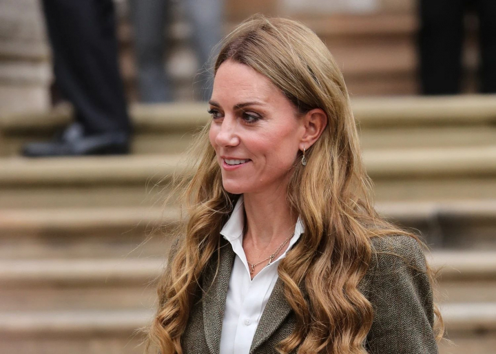 Kate Middleton a renunțat deja la blond și a revenit la brunetul care a consacrat-o? Transformarea neașteptată a prințesei
Kate Middleton a renunțat deja la blond și a revenit la brunetul care a consacrat-o? Transformarea neașteptată a prințesei