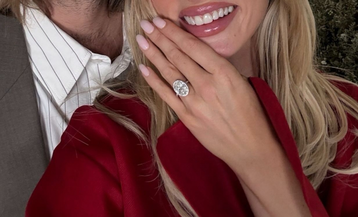 Model de răbdare! După 10 ani de relație, o vedetă a primit în sfârșit inelul - FOTO