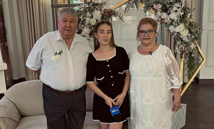 De 55 de ani împreună! Părinții artistului Nicu Țărnă au sărbătorit nunta de smarald: „Eu astăzi am încredere în Dorel ca în mine însămi” - VIDEO
De 55 de ani împreună! Părinții artistului Nicu Țărnă au sărbătorit nunta de smarald: „Eu astăzi am încredere în Dorel ca în mine însămi” - VIDEO