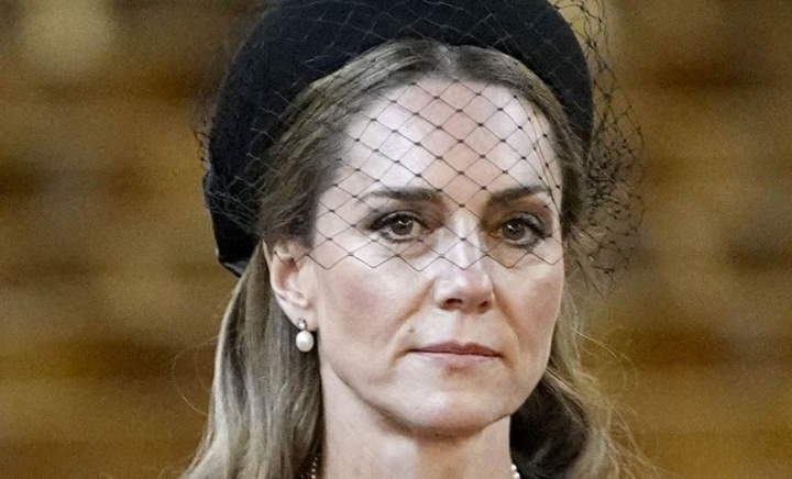 Cum s-a îmbrăcat Kate Middleton la funeraliile Ducesei de Kent. Detaliul pe care toată lumea l-a observat - FOTO