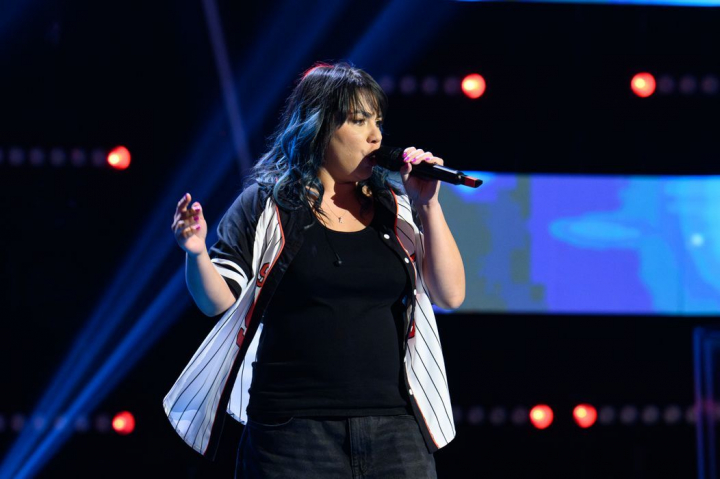 Ana Muntean visează să pună Hațegul pe hartă după momentul de la Vocea României. Piesa cu care a întors toate scaunele: „A fost o combinație de Cerbul de Aur cu Beach Please” - VIDEO Ana Muntean visează să pună Hațegul pe hartă după momentul de la Vocea României. Piesa cu care a întors toate scaunele: „A fost o combinație de Cerbul de Aur cu Beach Please” - VIDEO