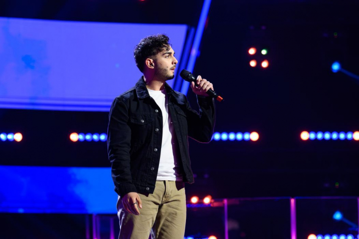 Andrei Duțu, o voce specială care i-a convins pe Smiley și Irina Rimes să apese butonul la Vocea României: „Timbrul tău te lovește direct în plex!” - VIDEO
Andrei Duțu, o voce specială care i-a convins pe Smiley și Irina Rimes să apese butonul la Vocea României: „Timbrul tău te lovește direct în plex!” - VIDEO