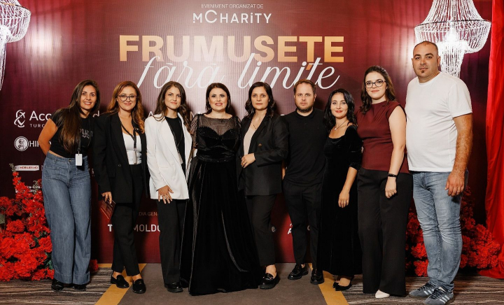 „Frumusețe fără limite”, la cea de-a 4-a ediție! Șaisprezece persoane cu dizabilităţi au devenit protagonistele unui fashion show inedit alături de vedete de la noi, iar gazda evenimentului a fost celebra prezentatoare de peste Prut, Andreea Marin - VIDEO „Frumusețe fără limite”, la cea de-a 4-a ediție! Șaisprezece persoane cu dizabilităţi au devenit protagonistele unui fashion show inedit alături de vedete de la noi, iar gazda evenimentului a fost celebra prezentatoare de peste Prut, Andreea Marin - VIDEO