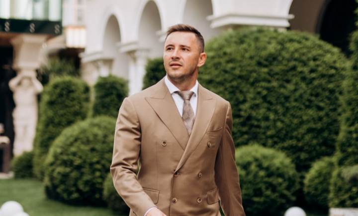 După ce a investit aproape un milion de lei în parcul din fața casei sale, Emilian Crețu a început un nou proiect în satul natal: „Și dacă vă întrebați din banii cui...” - FOTO/VIDEO După ce a investit aproape un milion de lei în parcul din fața casei sale, Emilian Crețu a început un nou proiect în satul natal: „Și dacă vă întrebați din banii cui...” - FOTO/VIDEO