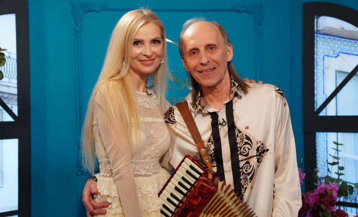 Sunt de 35 de ani pe piața muzicală din Republica Moldova, însă spun că muzica lor nu este remunerată la justa valoare! Anatol Bivol: „Asta este o temă bolnavă. Eu am senzația că noi cerșim banii ăștia” - VIDEO
Sunt de 35 de ani pe piața muzicală din Republica Moldova, însă spun că muzica lor nu este remunerată la justa valoare! Anatol Bivol: „Asta este o temă bolnavă. Eu am senzația că noi cerșim banii ăștia” - VIDEO