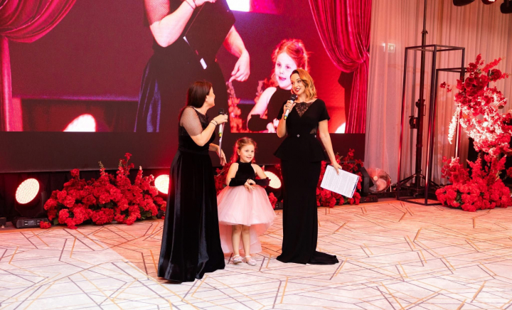 Tatiana Rusu - mesaj emoționant despre cum părinții trebuie să-și învețe copiii că incluziunea persoanelor cu nevoi speciale este esențială într-o comunitate: „Andra m-a însoțit la „Frumesețe fără limite”. Pentru ea este firesc să...” - FOTO Tatiana Rusu - mesaj emoționant despre cum părinții trebuie să-și învețe copiii că incluziunea persoanelor cu nevoi speciale este esențială într-o comunitate: „Andra m-a însoțit la „Frumesețe fără limite”. Pentru ea este firesc să...” - FOTO