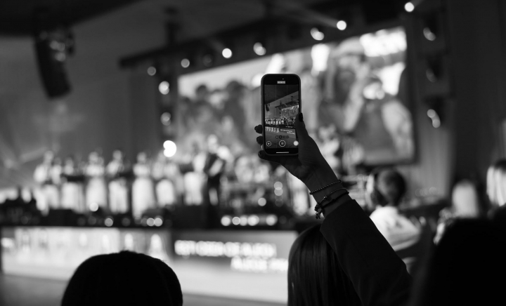 Printre aromele de toamnă și nuanțele de albastru, partenerii au fost sufletul recepției Pro TV Chișinău - VIDEO
Printre aromele de toamnă și nuanțele de albastru, partenerii au fost sufletul recepției Pro TV Chișinău - VIDEO