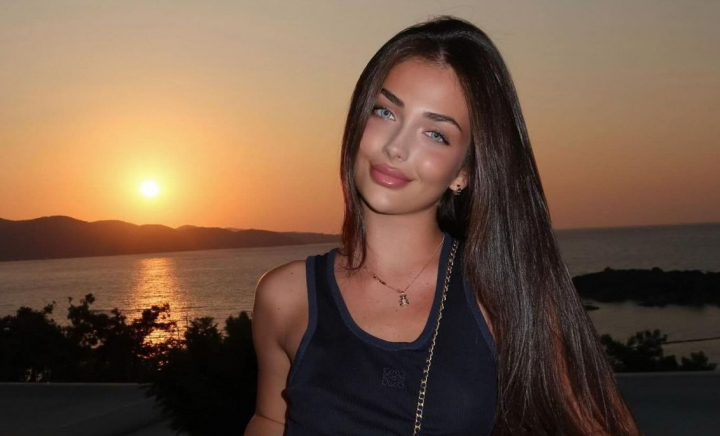 Lux și opulență! Andreea Bostănică își sărbătorește cea de-a 21-a aniversare pe un iaht, în Dubai, alături de familie și prieteni - FOTO/VIDEO Lux și opulență! Andreea Bostănică își sărbătorește cea de-a 21-a aniversare pe un iaht, în Dubai, alături de familie și prieteni - FOTO/VIDEO